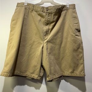 CRB Khaki Shorts NWOT Size 42 Men's Button Zip Close Pockets Relaxed Fit